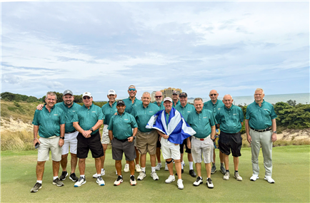 𝐍𝐨𝐭 𝐚𝐥𝐥 𝐡𝐞𝐫𝐨𝐞𝐬 𝐰𝐞𝐚𝐫 𝐜𝐚𝐩𝐞𝐬—𝐭𝐡𝐞𝐲 𝐦𝐢𝐠𝐡𝐭 𝐰𝐞𝐚𝐫 𝐚 𝐠𝐨𝐥𝐟 𝐜𝐚𝐩𝐞! 🦸‍♂️